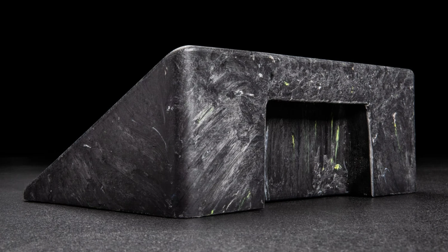 Rogue Resin Slant Board 5 Rogue Resin Slant Board - Image 3