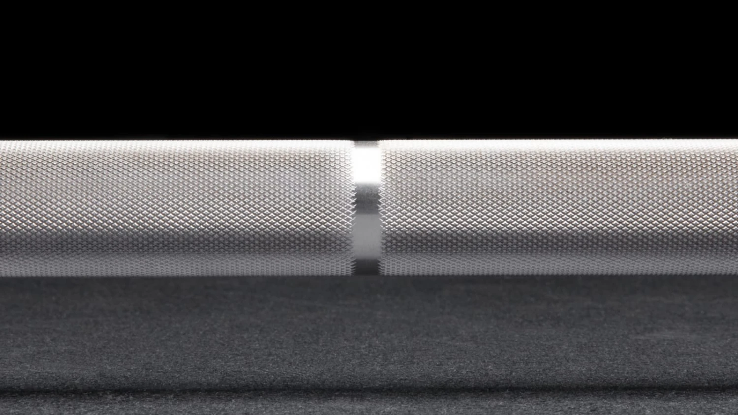 28MM Rogue Training Bar (Stainless Shaft / Black Sleeve) 5 28MM Rogue Training Bar (Stainless Shaft / Black Sleeve) - Image 3