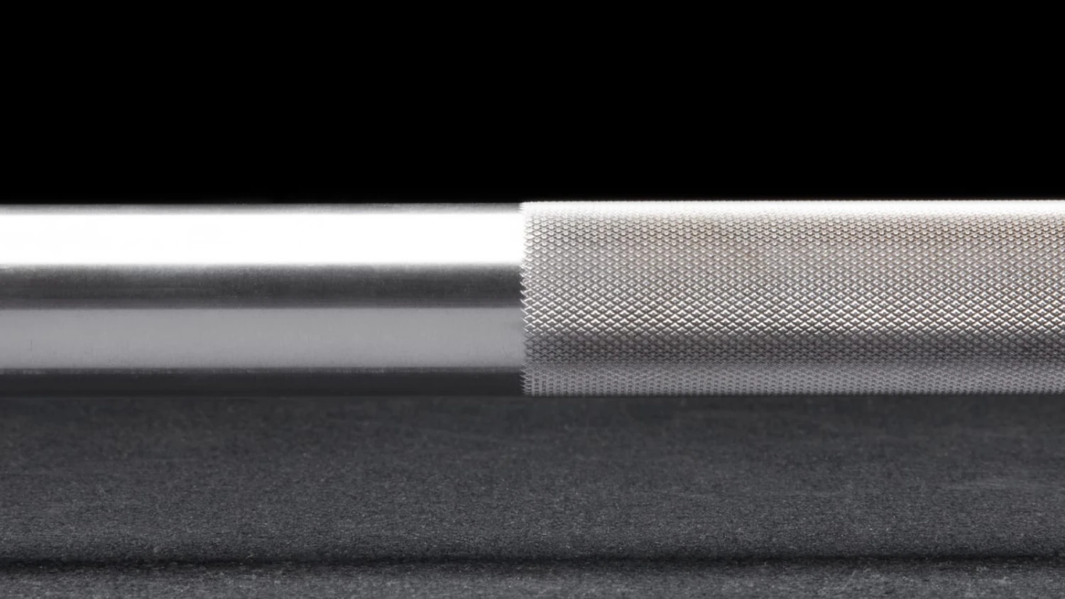 28MM Rogue Training Bar (Stainless Shaft / Black Sleeve) 6 28MM Rogue Training Bar (Stainless Shaft / Black Sleeve) - Image 4