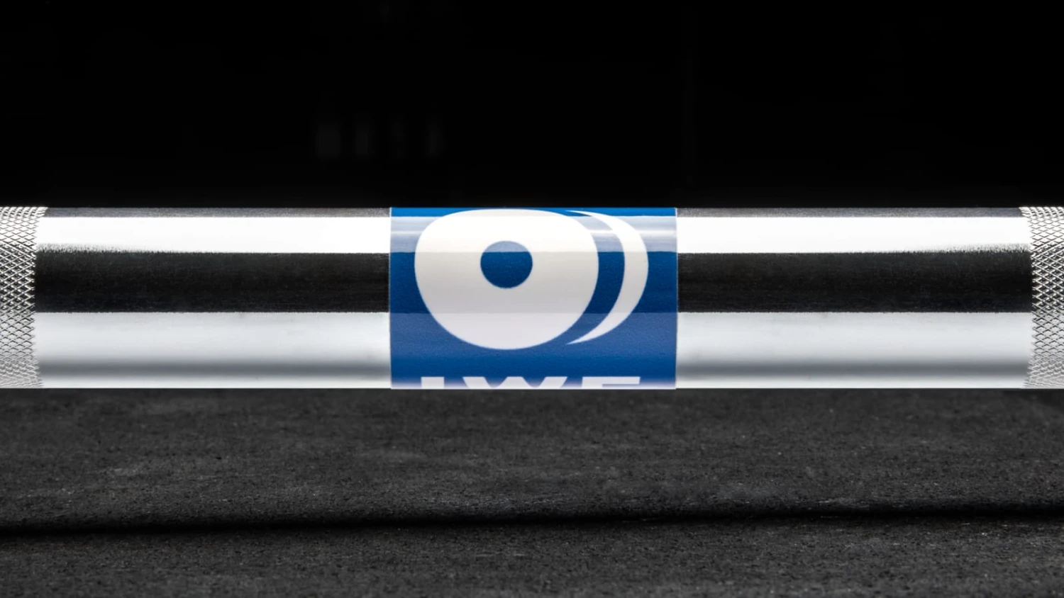 Rogue 28MM IWF Olympic Weightlifting Bar W/ Center Knurl - Bright Zinc 4 Rogue 28MM IWF Olympic Weightlifting Bar W/ Center Knurl - Bright Zinc - Image 2